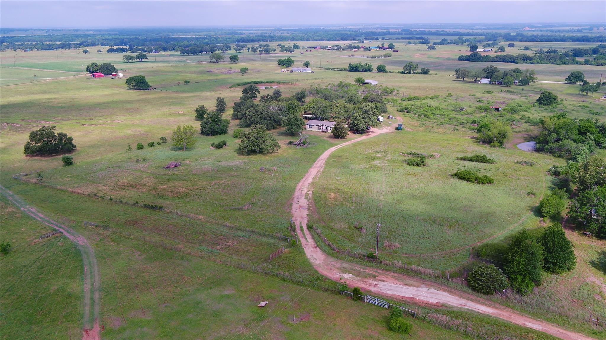204 Country Ln Property Photo
