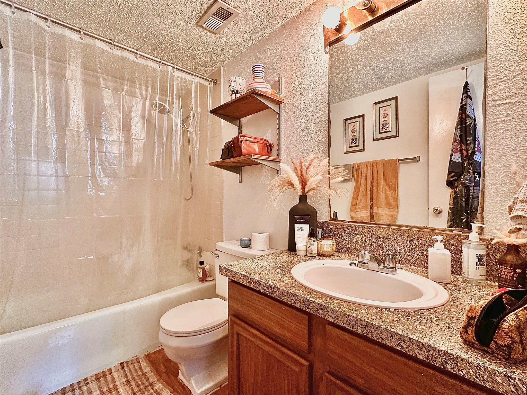 301 W 29th St #d102 Property Photo 5