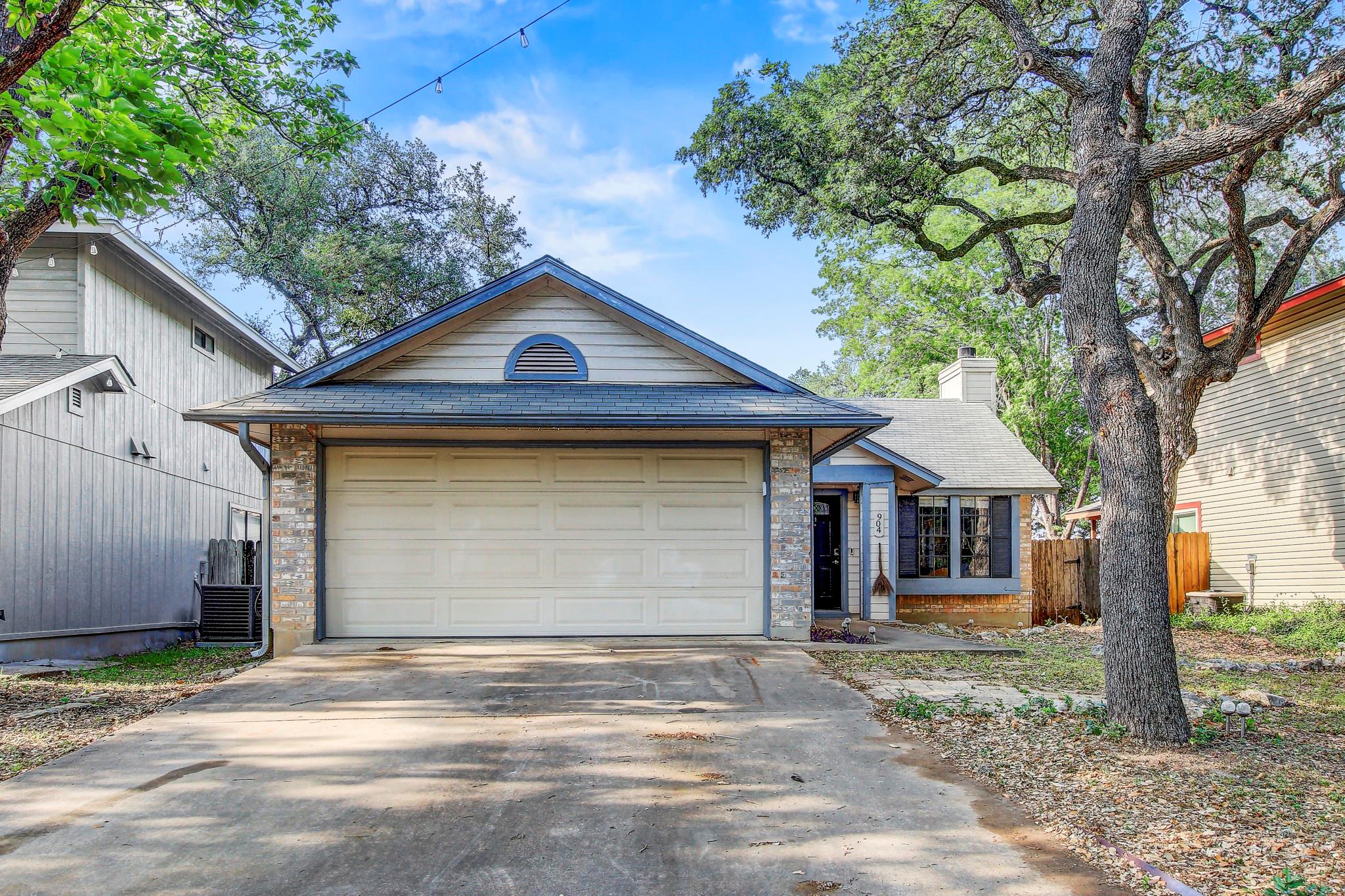 904 Silcantu Dr Property Photo