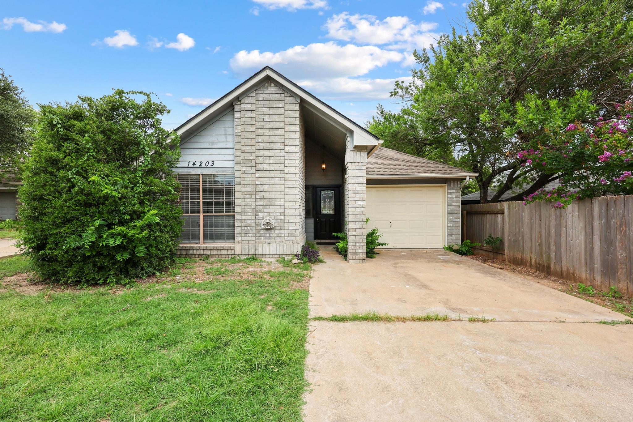 14203 Anita Marie Ln Property Photo 1