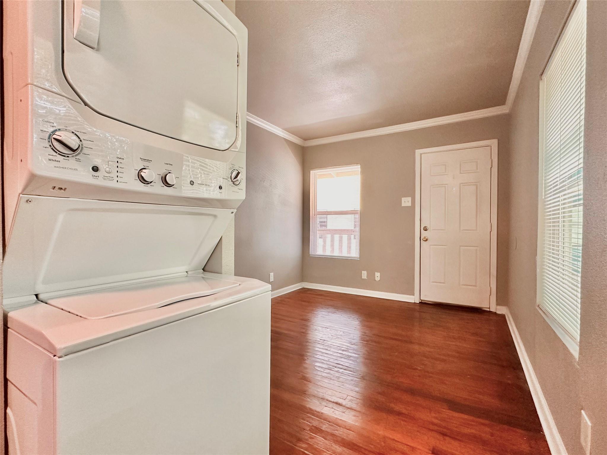 204 E 30th St #101 Property Photo 4