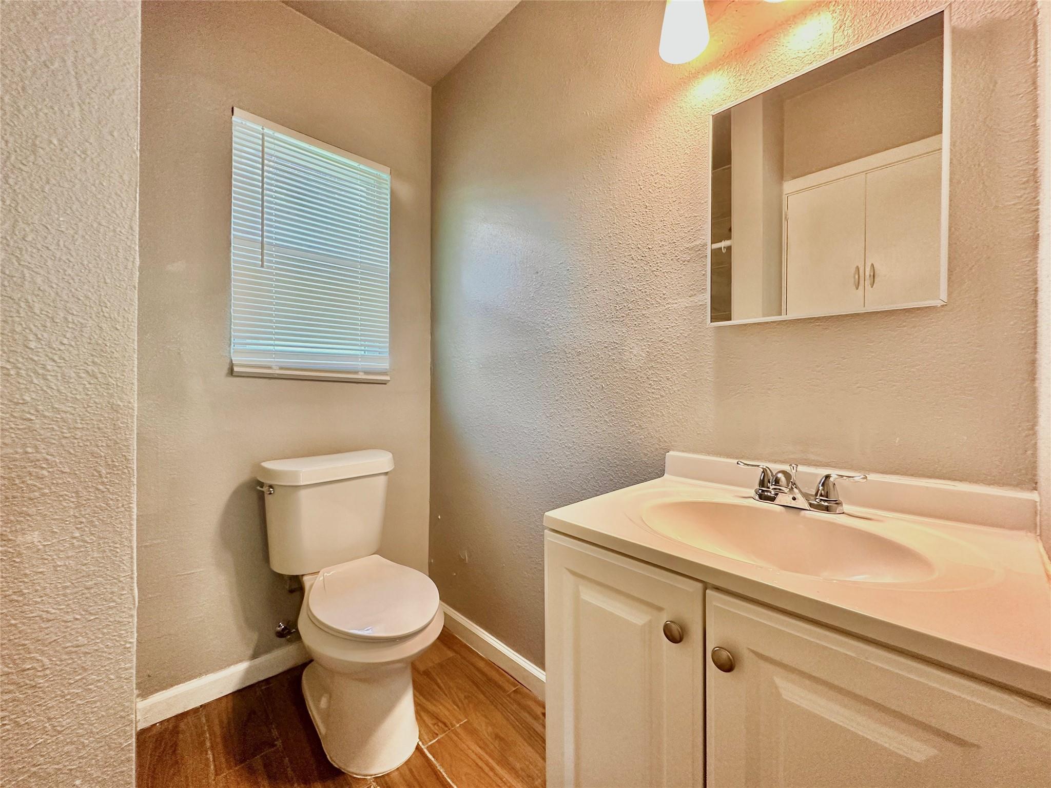 204 E 30th St #101 Property Photo 7
