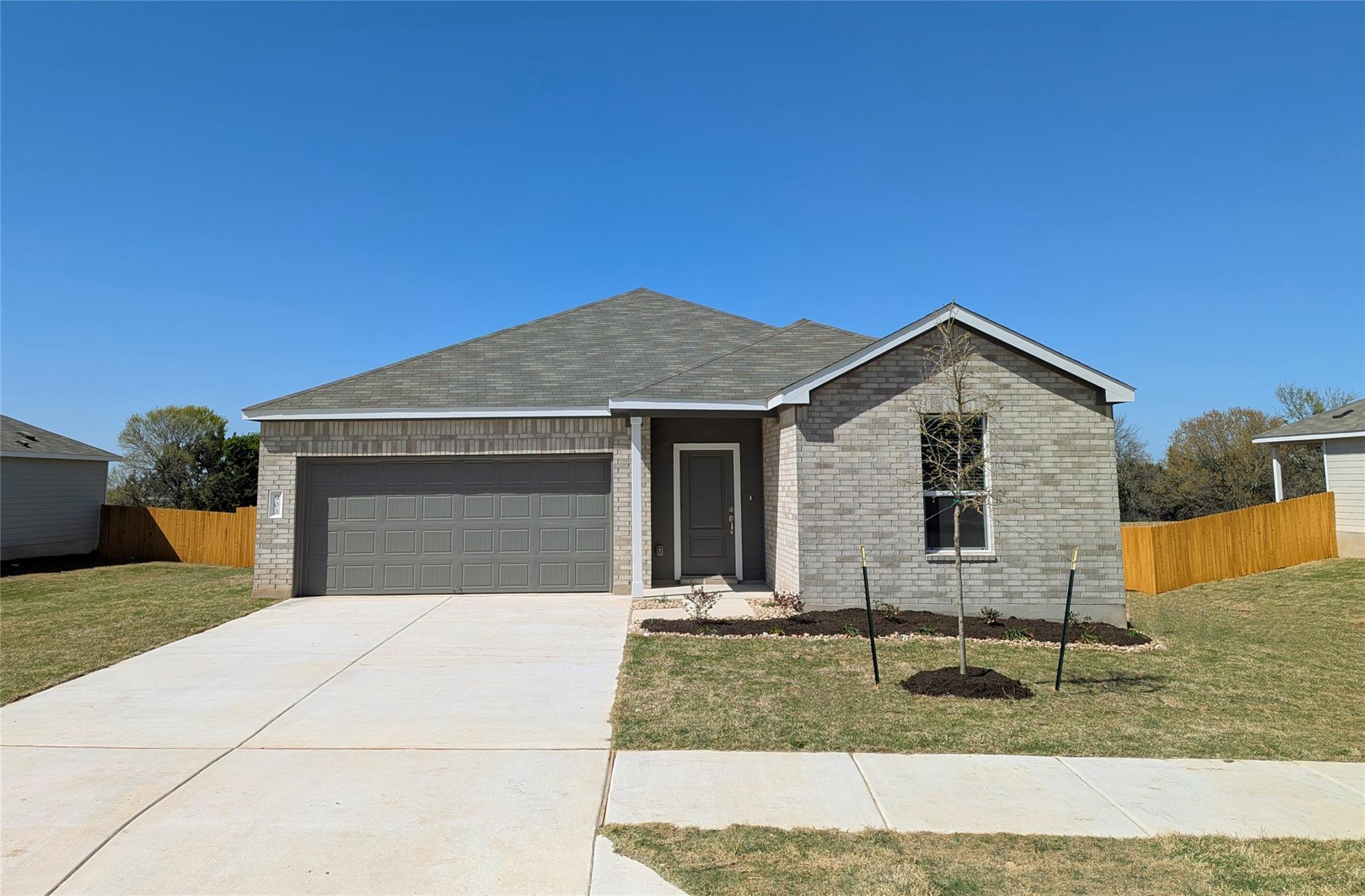 903 Bobby Lou Ln Property Photo 1