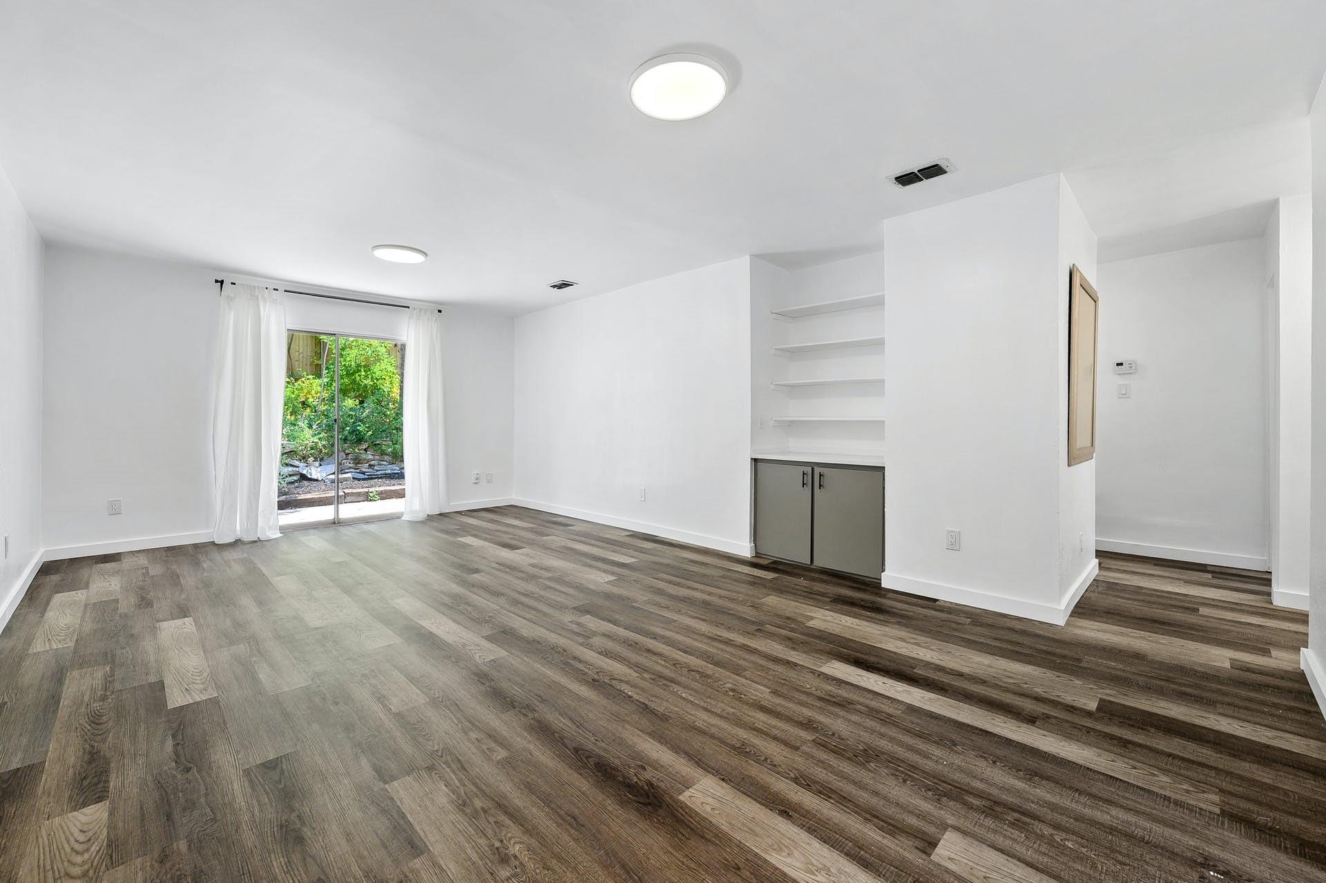 1706 Elmhurst Dr #b Property Photo 6