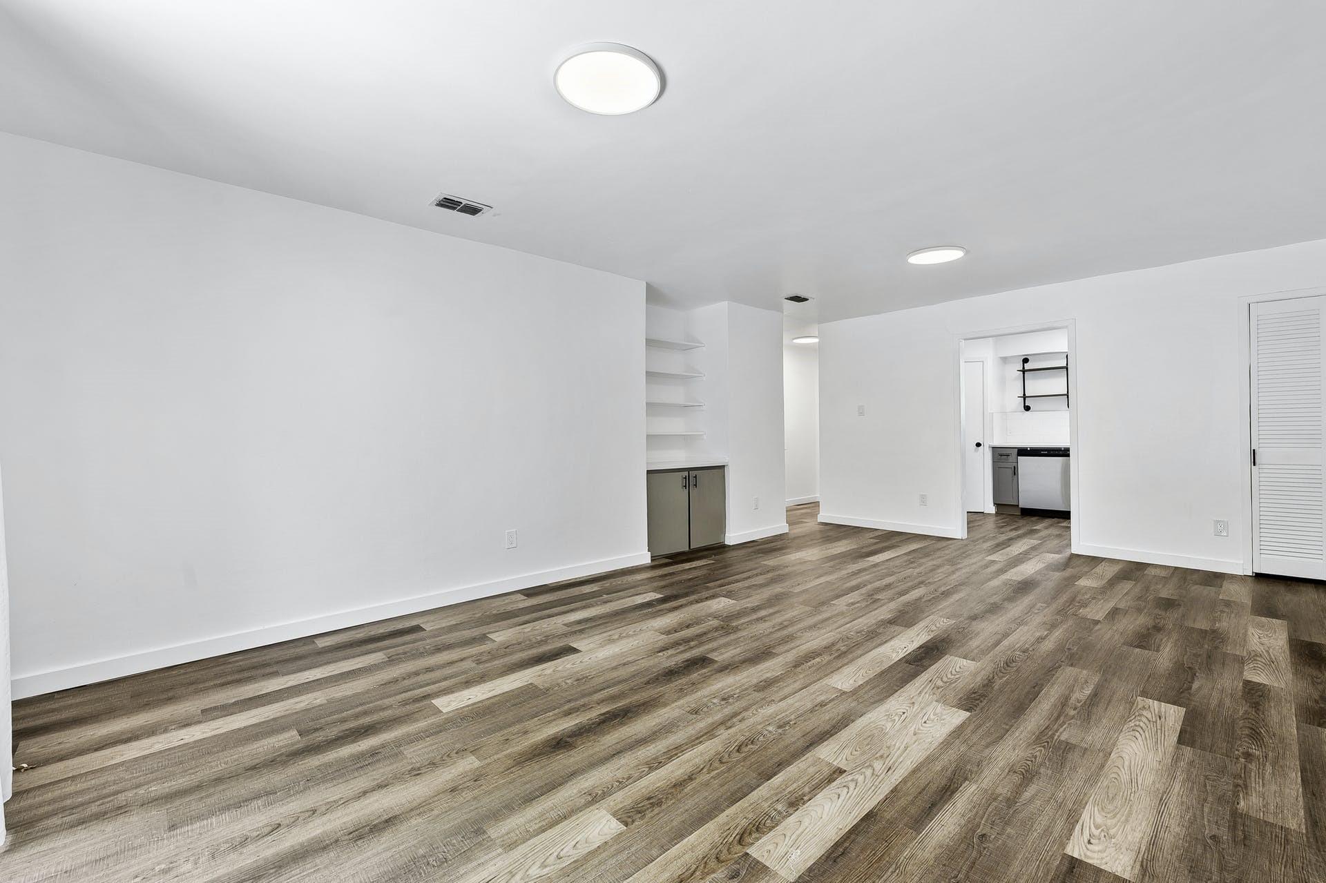 1706 Elmhurst Dr #b Property Photo 7