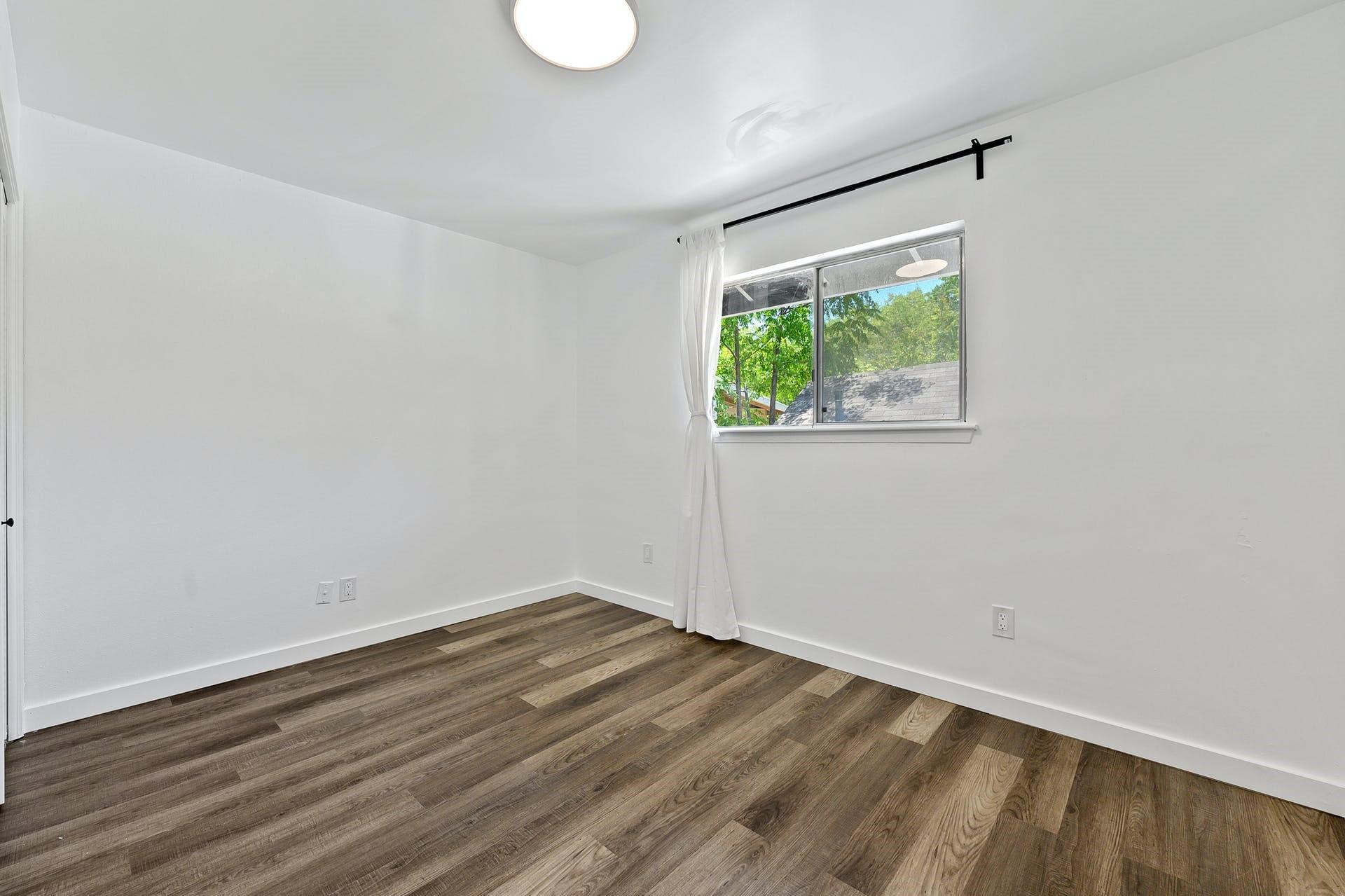 1706 Elmhurst Dr #b Property Photo 11