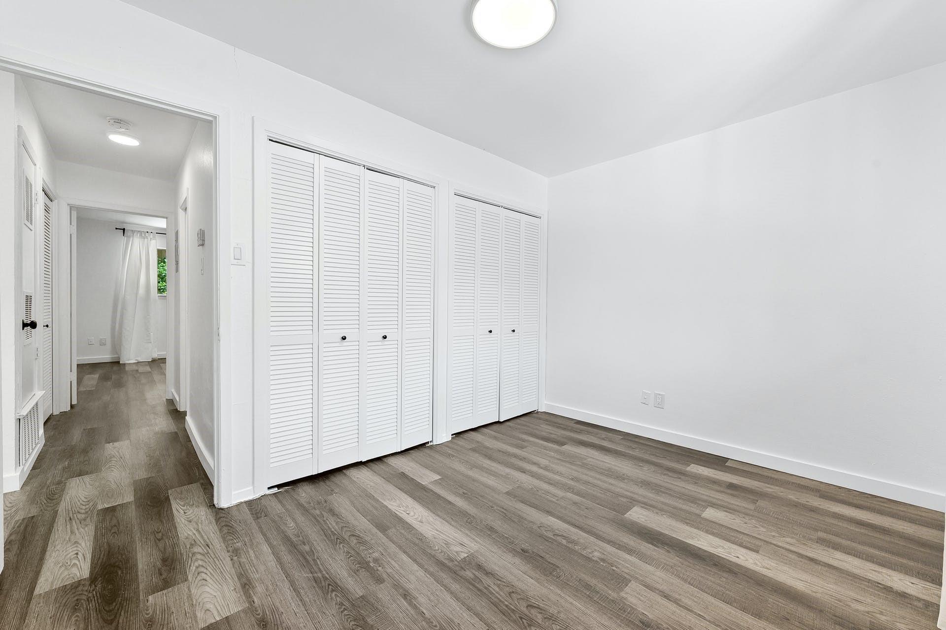 1706 Elmhurst Dr #b Property Photo 12