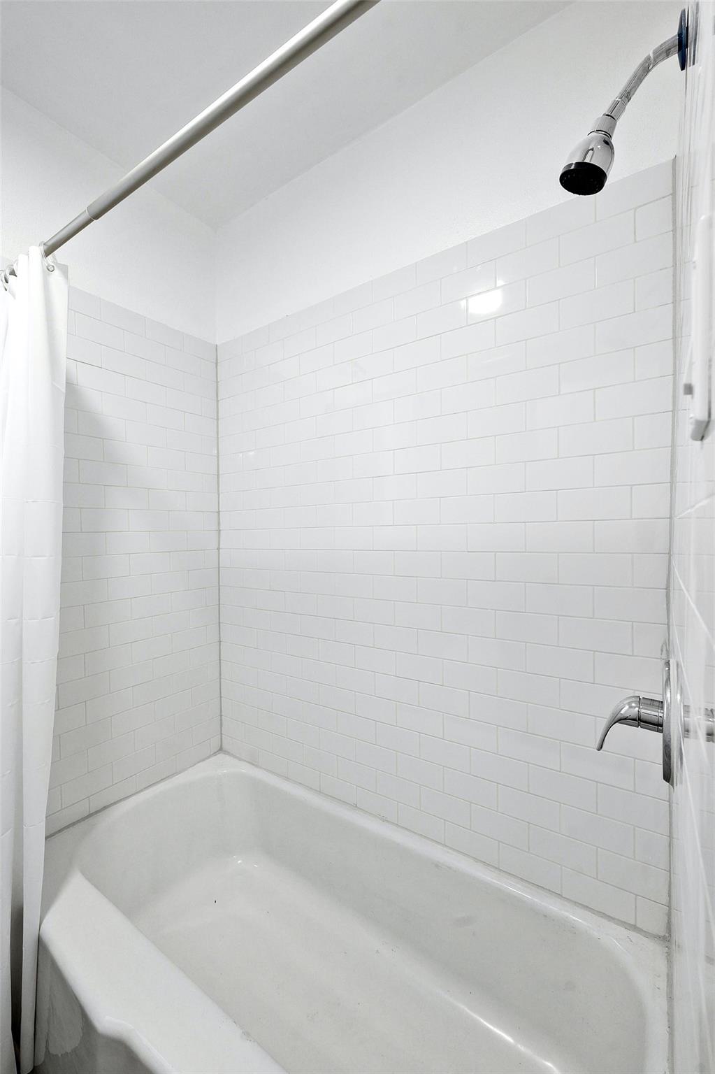1706 Elmhurst Dr #b Property Photo 15
