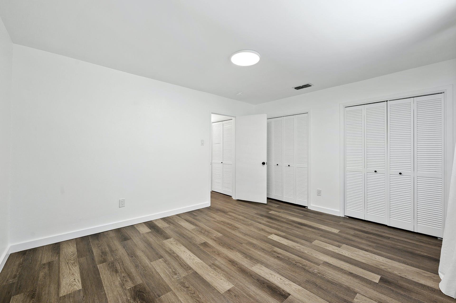 1706 Elmhurst Dr #b Property Photo 17