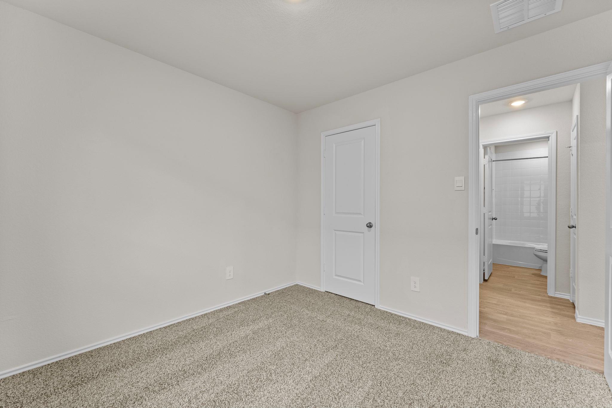 430 Low Pasture Trl Property Photo 11