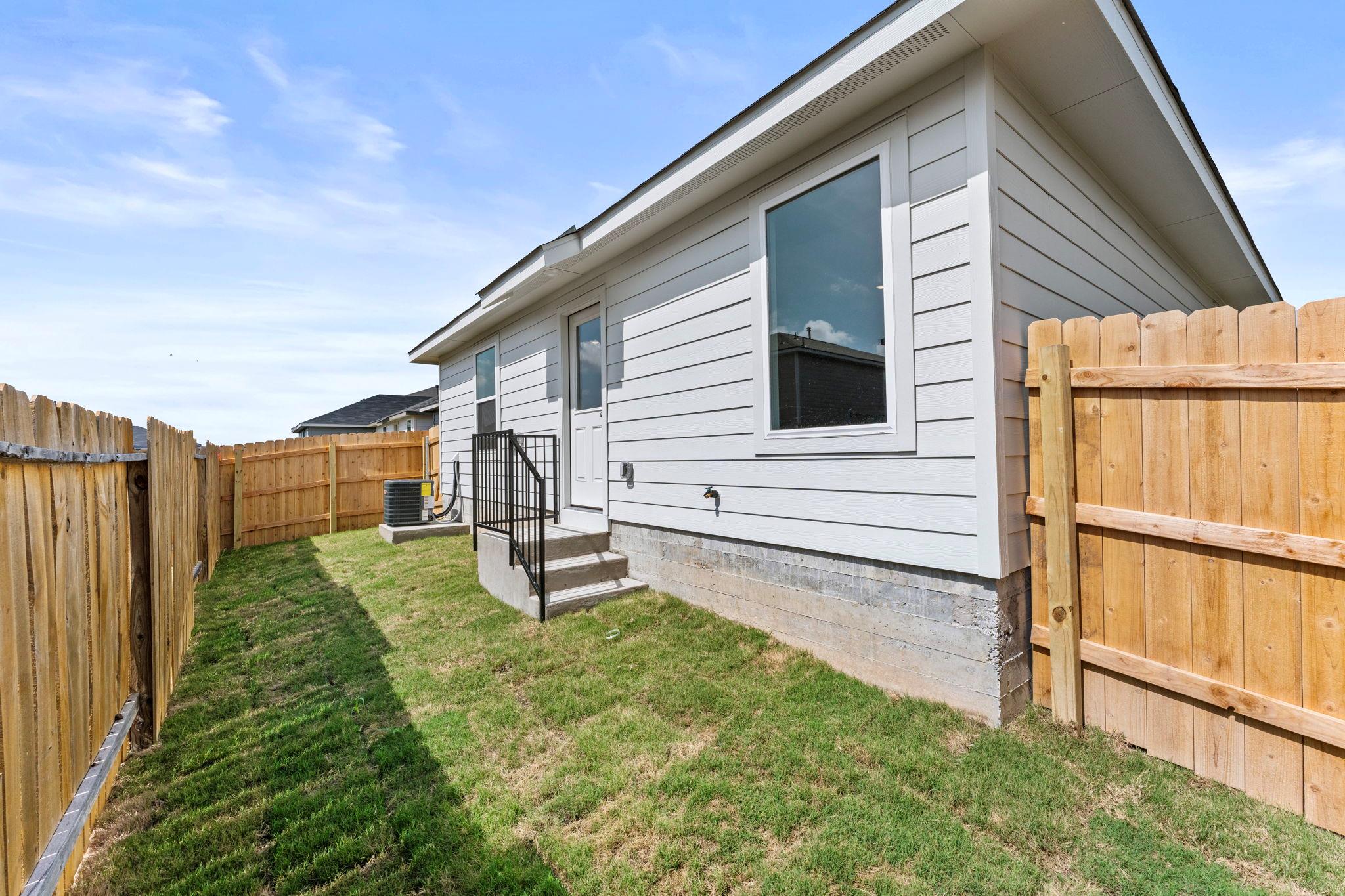 430 Low Pasture Trl Property Photo 25