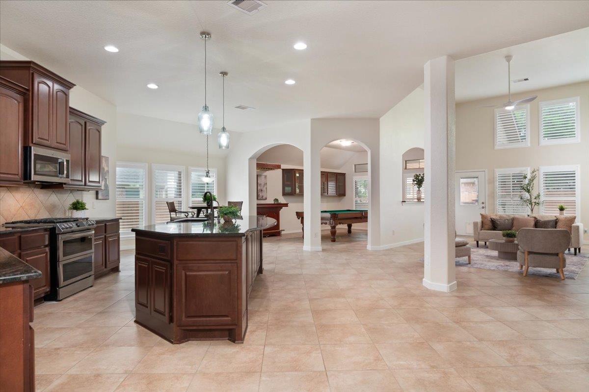 1812 Cross Draw Trl Property Photo 3