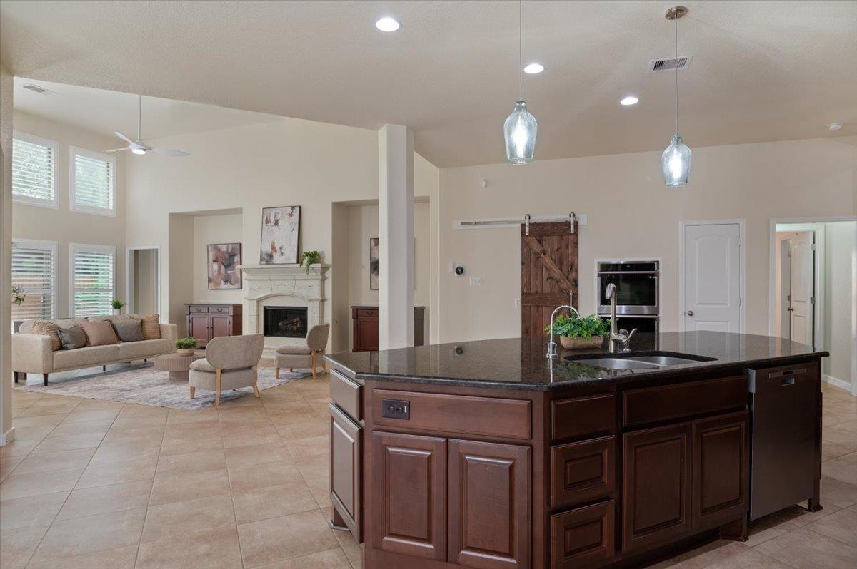 1812 Cross Draw Trl Property Photo 9