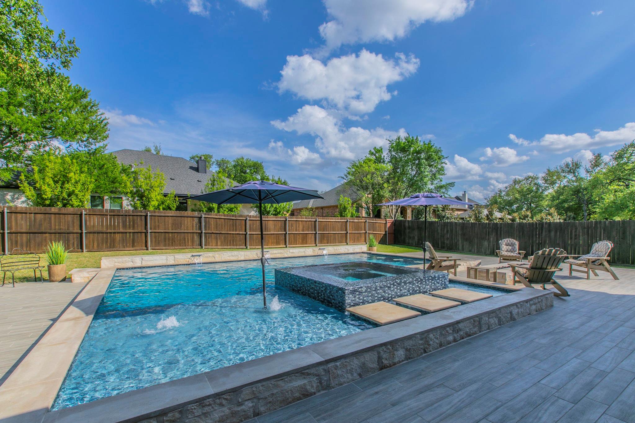 111 Lago Viento Ln Property Photo 2