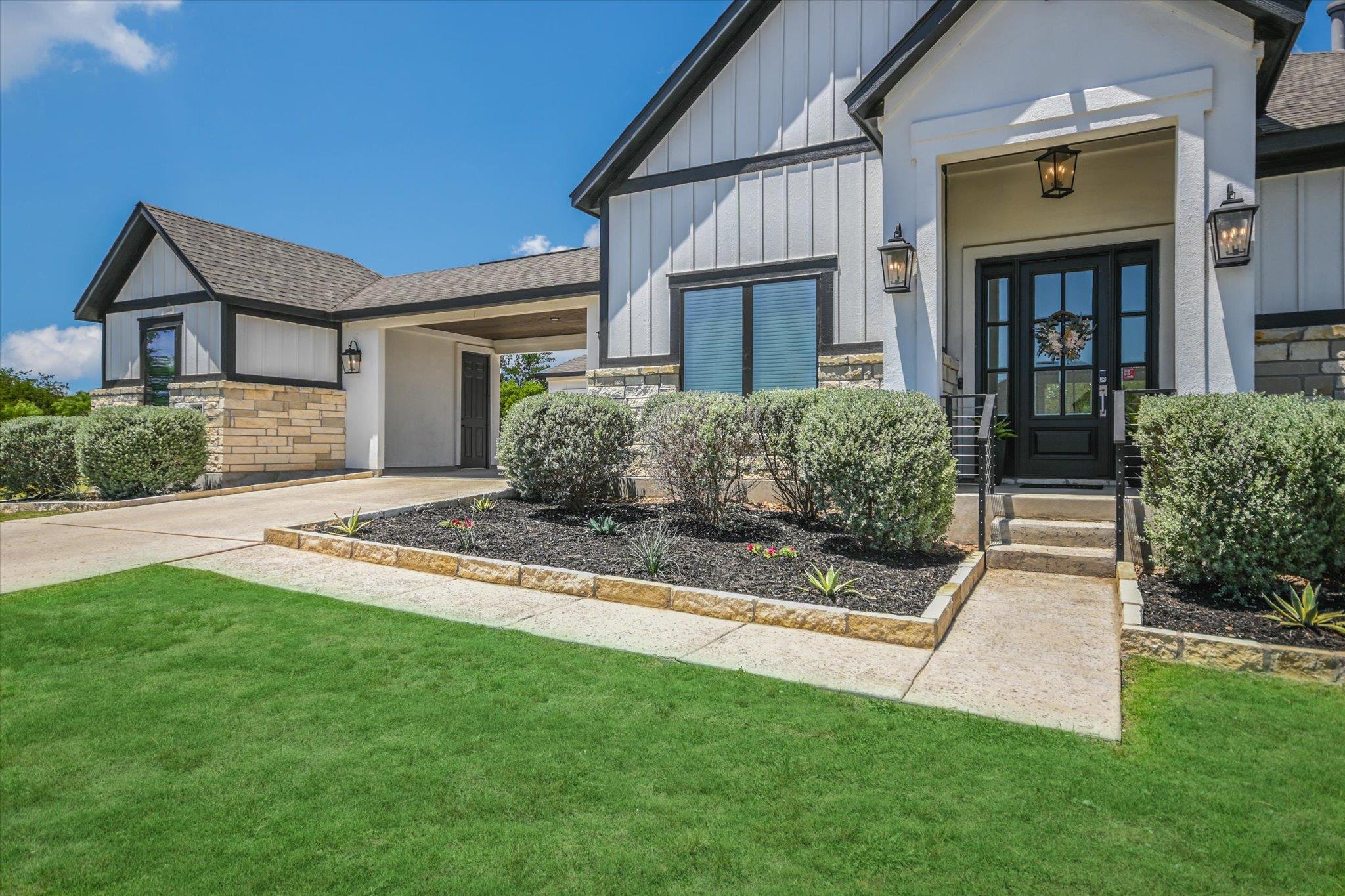 102 Marble Falls Ct Property Photo