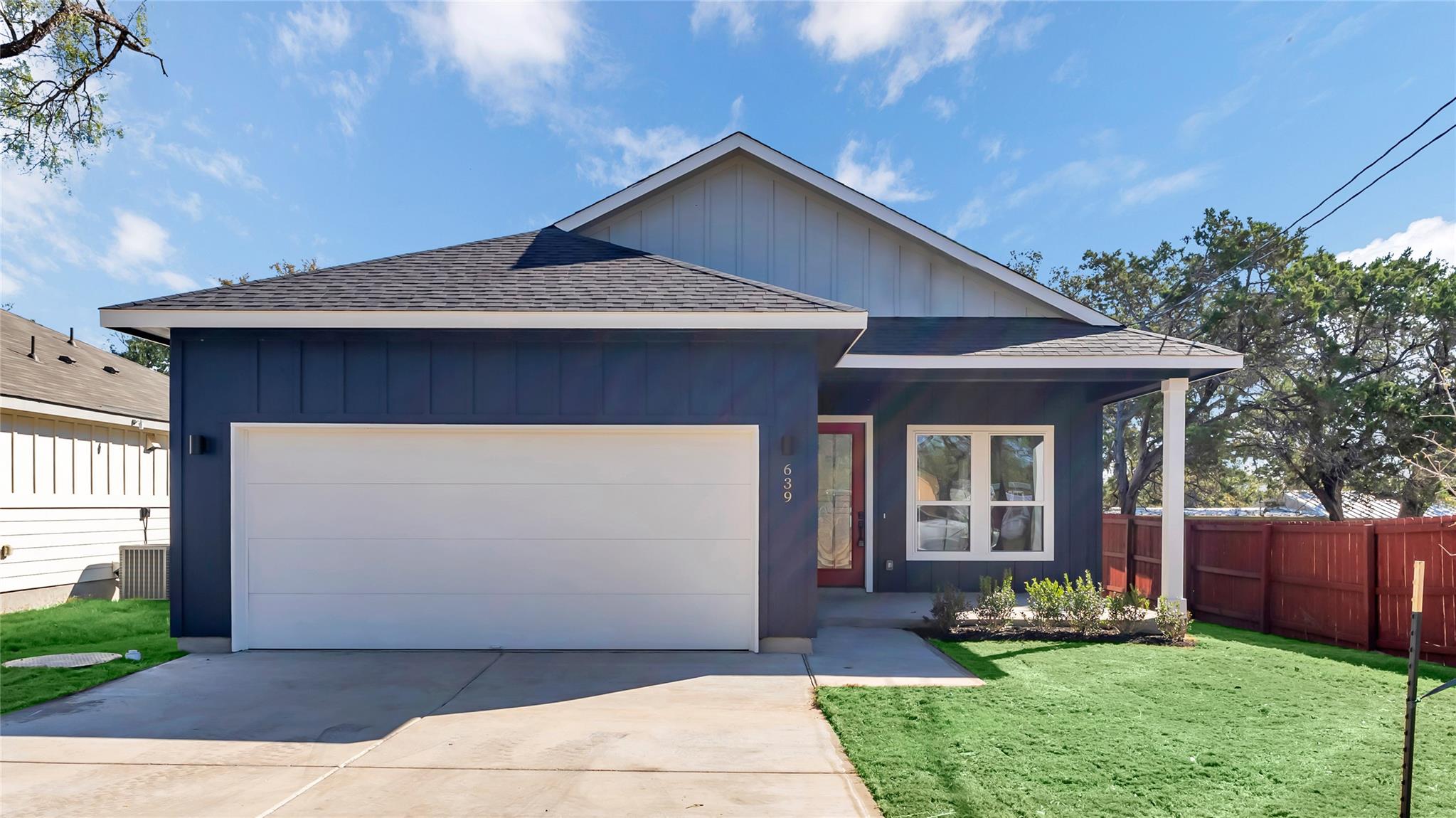 639 Magnolia Ln Property Photo 1