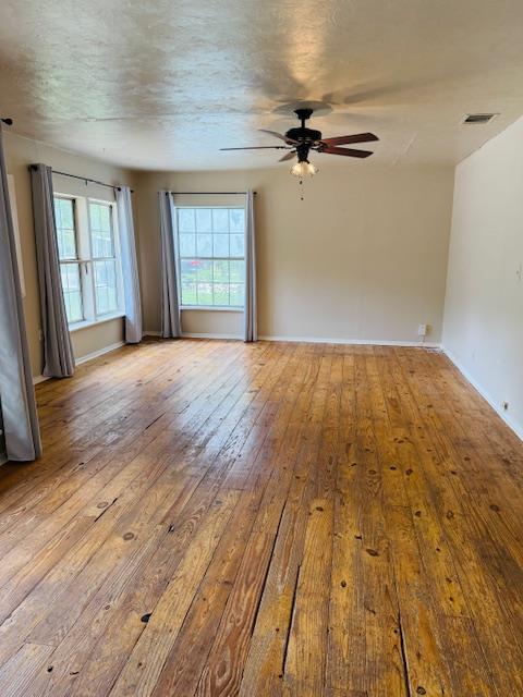 2705 Sherwood Ln Property Photo 4