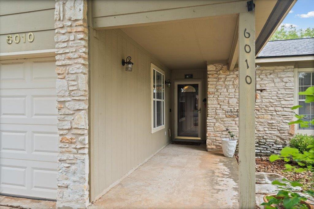 6010 Morning Dew Dr Property Photo 3