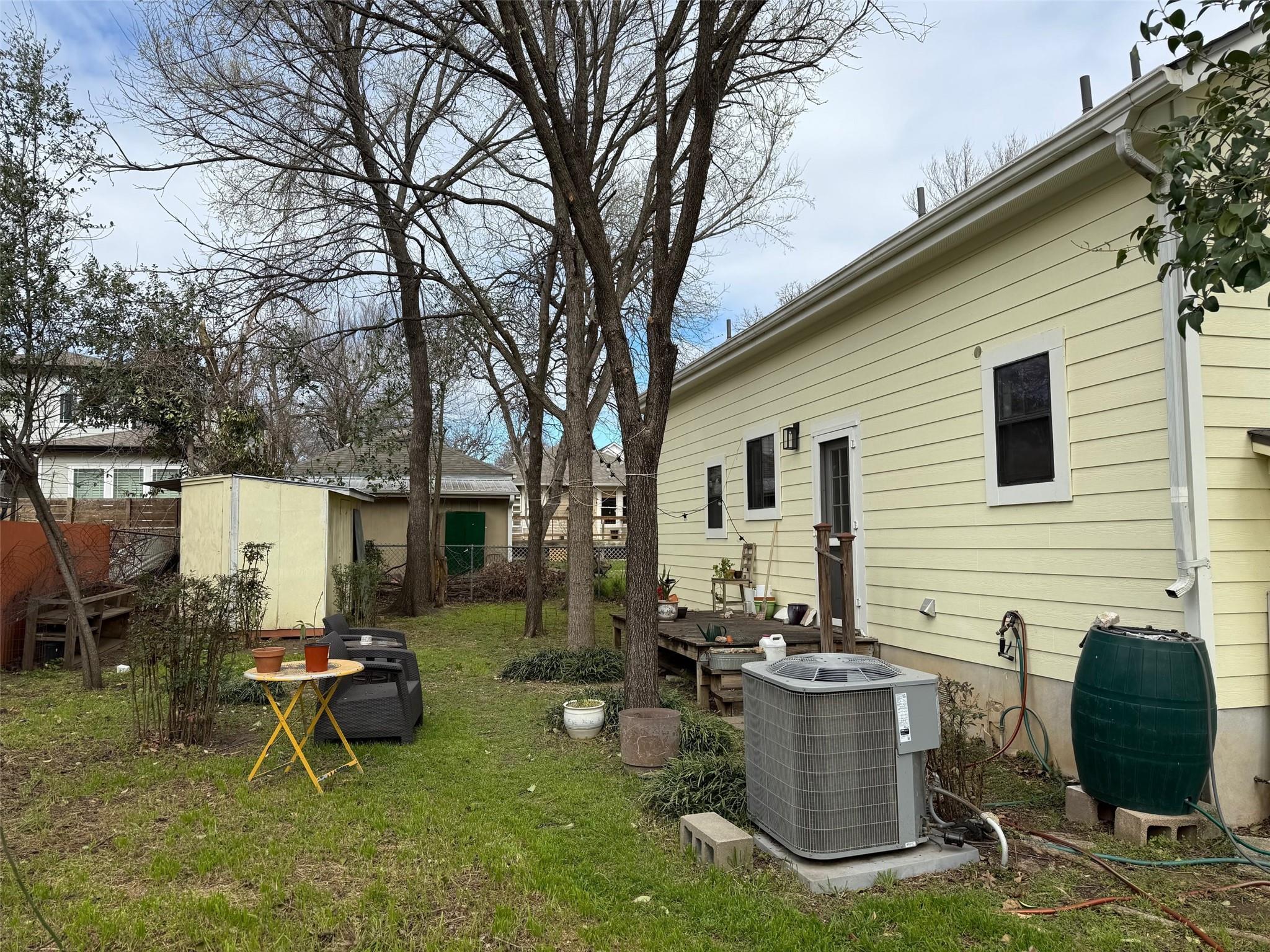 917 E 40th St A1, A2 & B Property Photo 19