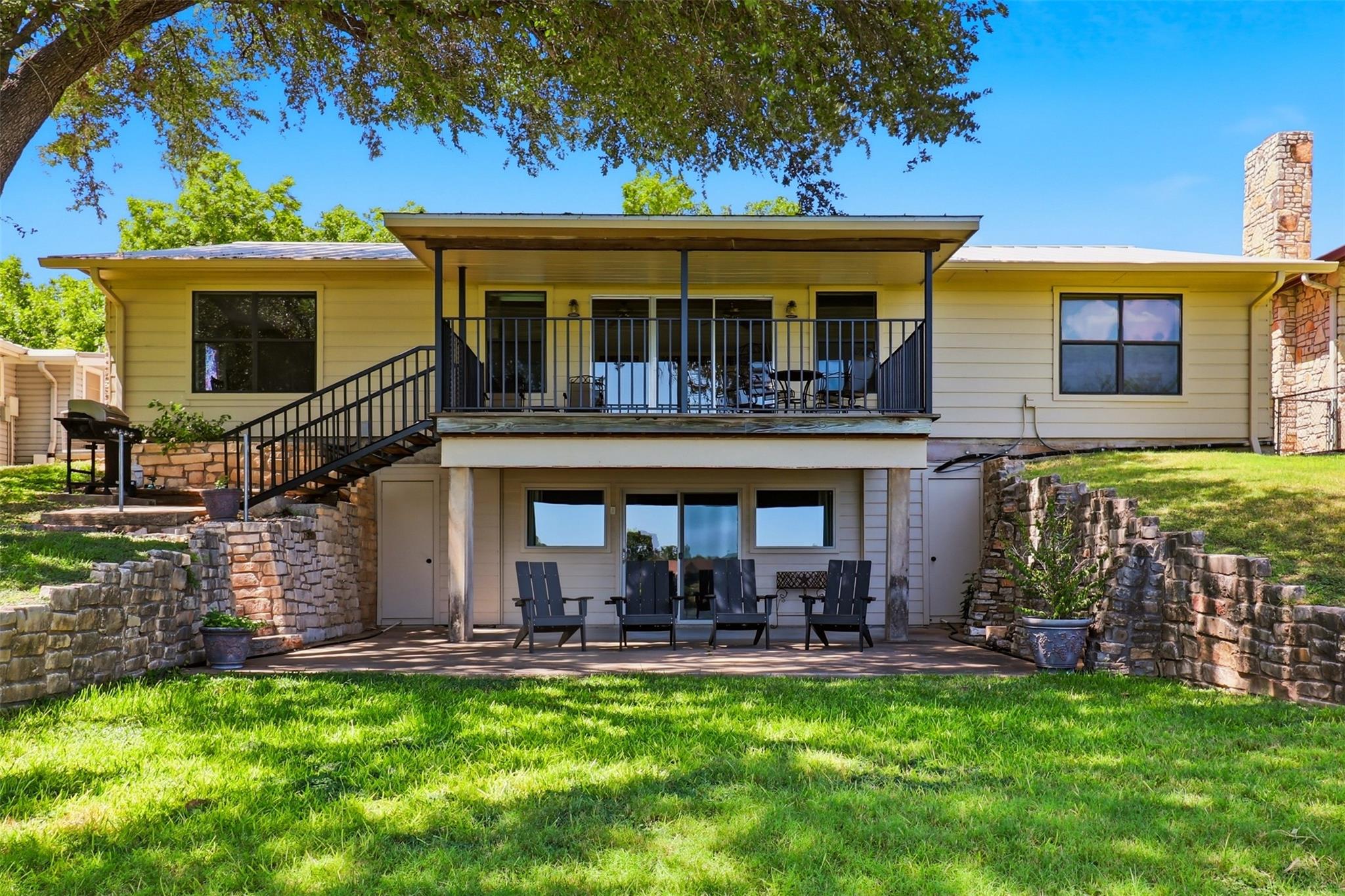 3000 River Oaks Dr Property Photo 10