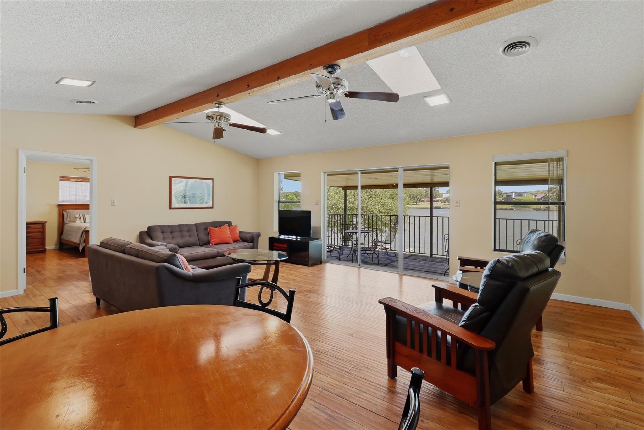 3000 River Oaks Dr Property Photo 27