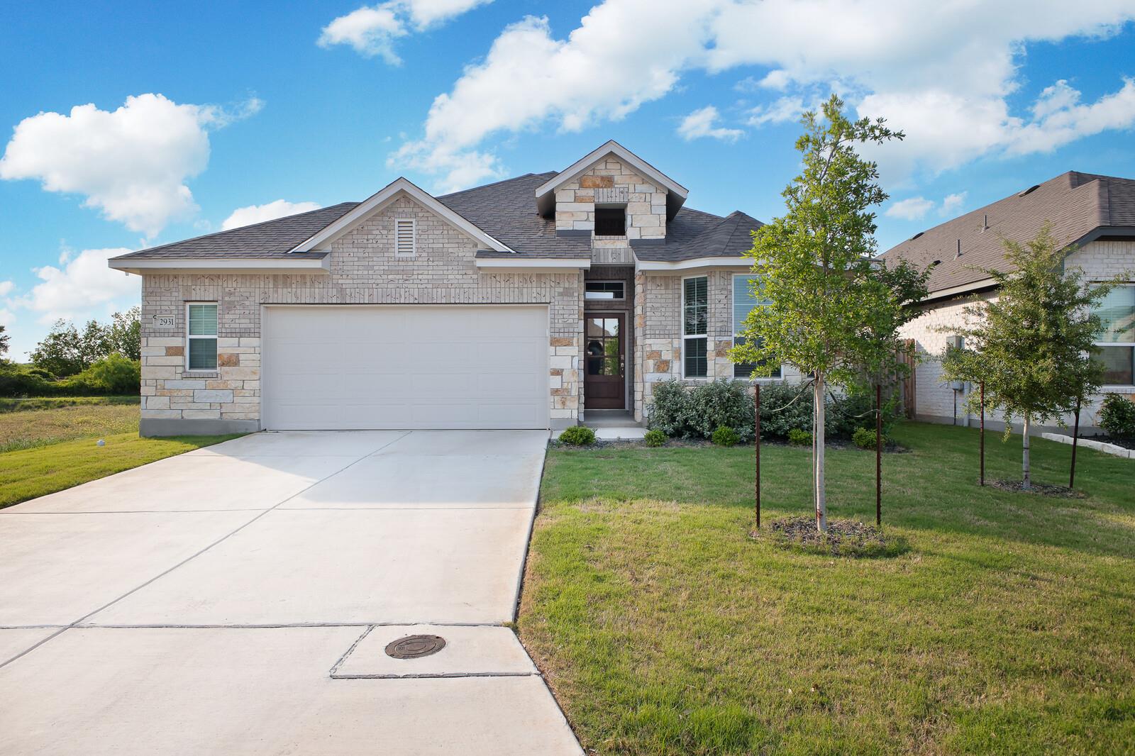 2931 Alster Property Photo 1