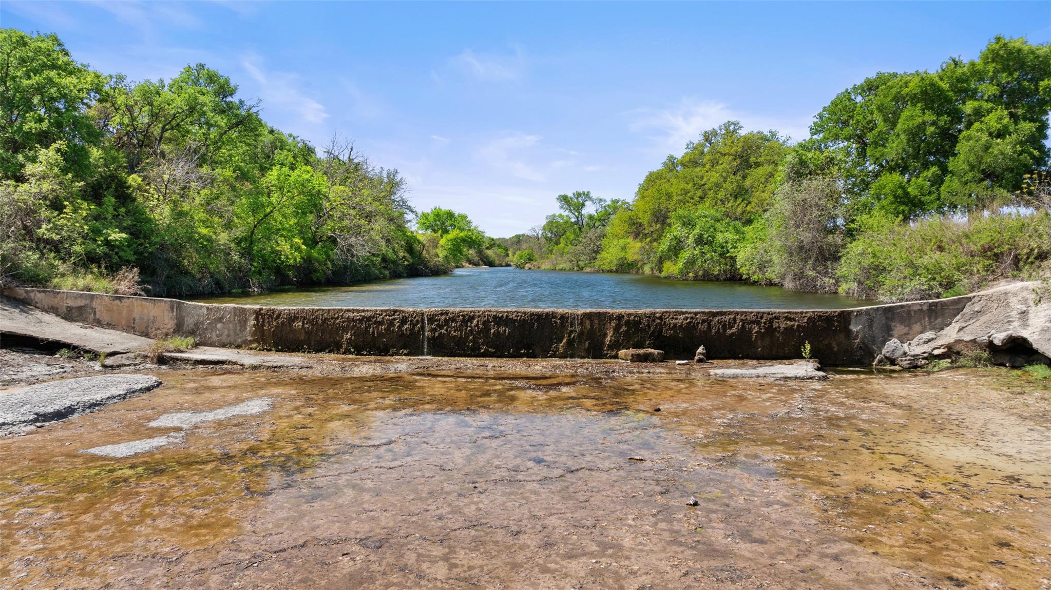 963 Fm Property Photo 4