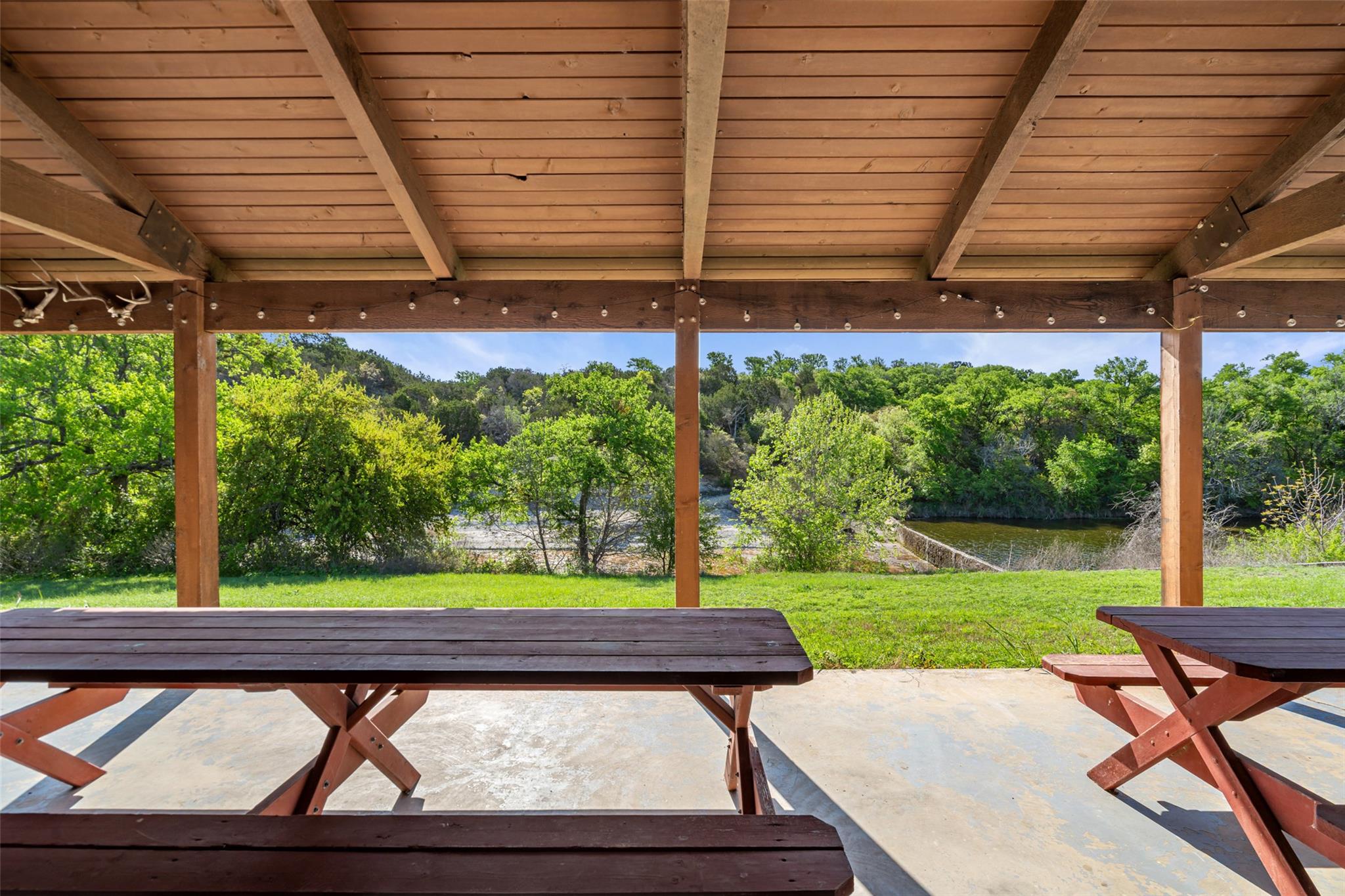 963 Fm Property Photo 9