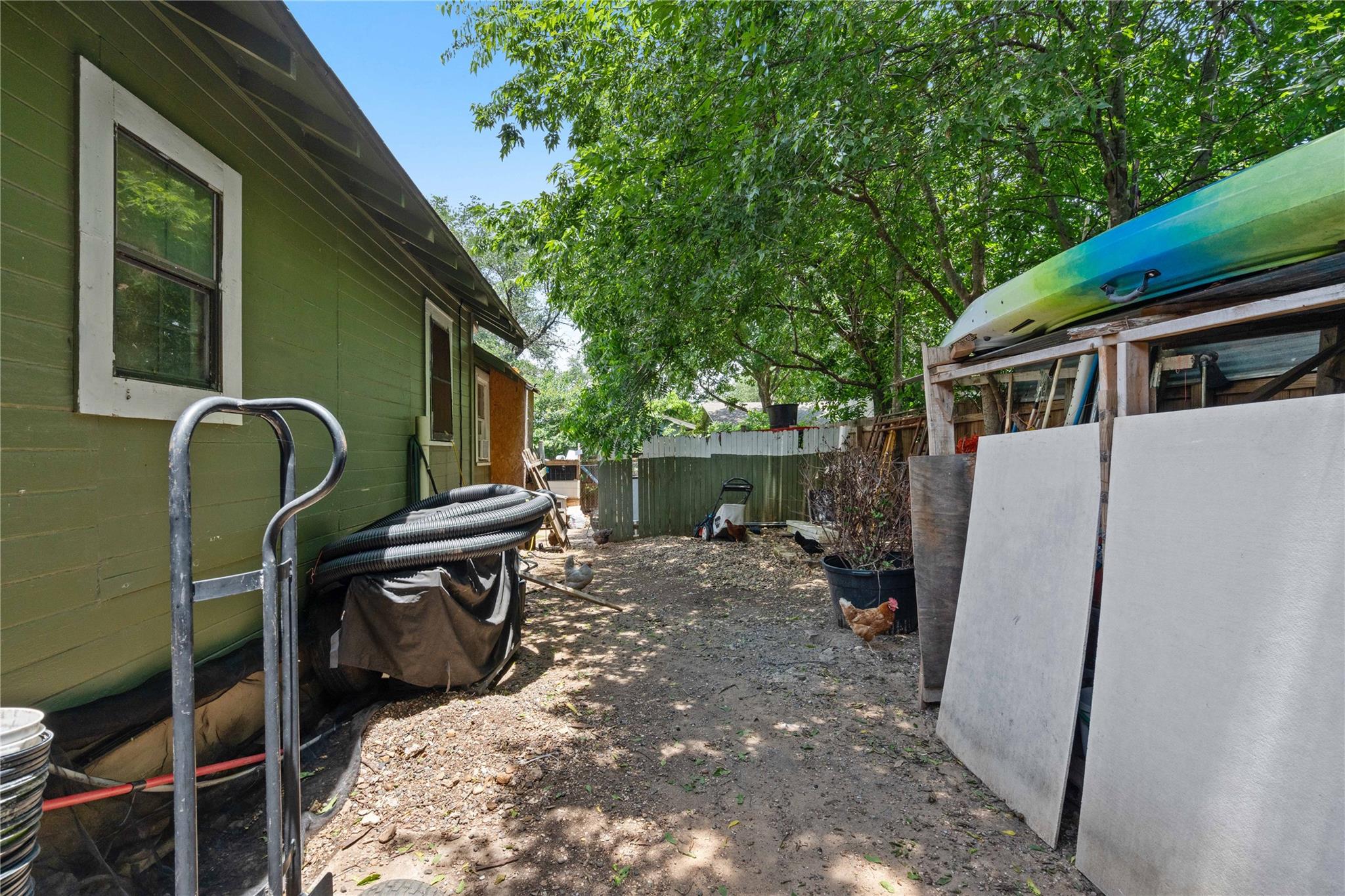 905 W 10th St Property Photo 8