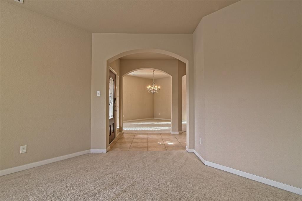 722 Westbury Ln Property Photo 9