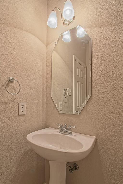722 Westbury Ln Property Photo 13
