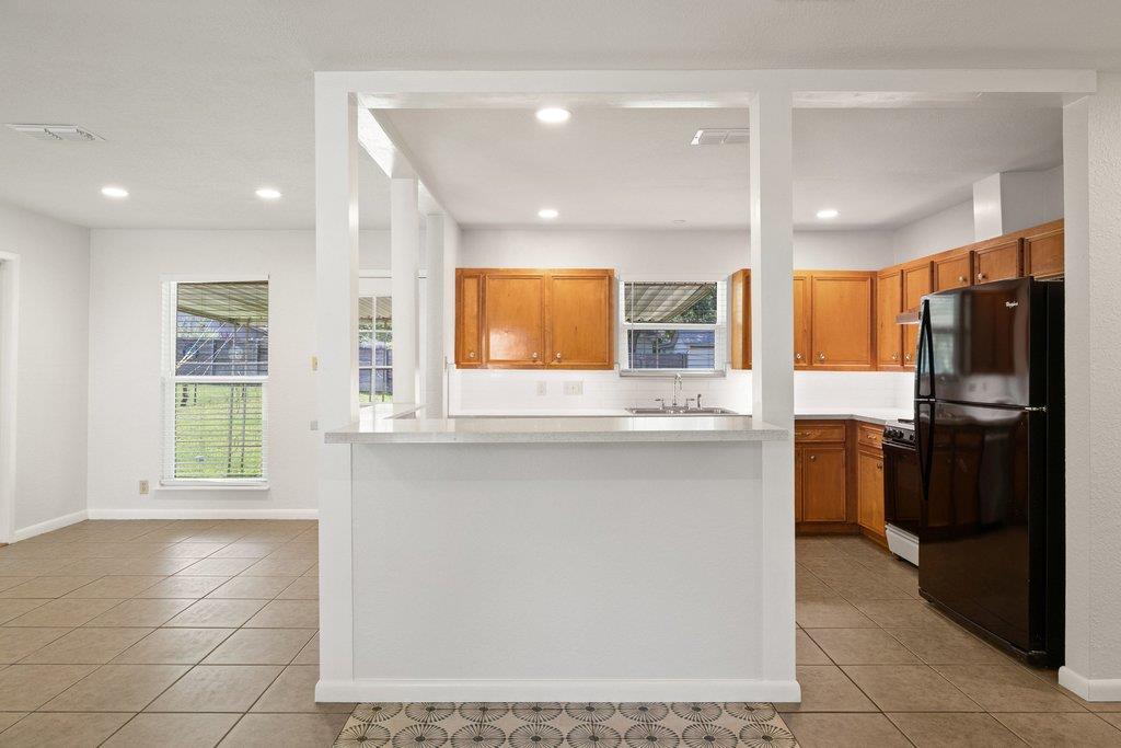2409 Glen Springs Way Property Photo 10