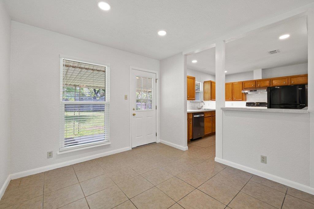 2409 Glen Springs Way Property Photo 13
