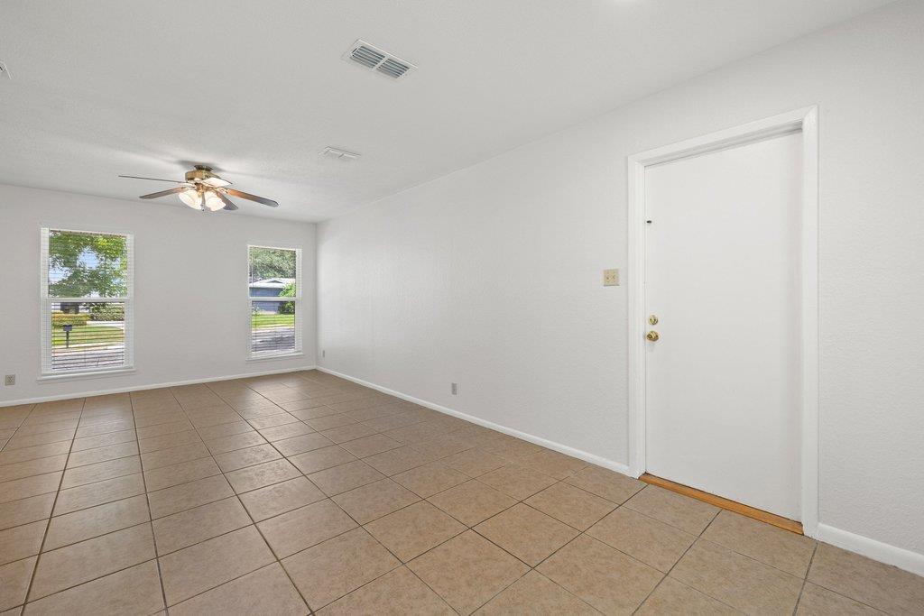 2409 Glen Springs Way Property Photo 15