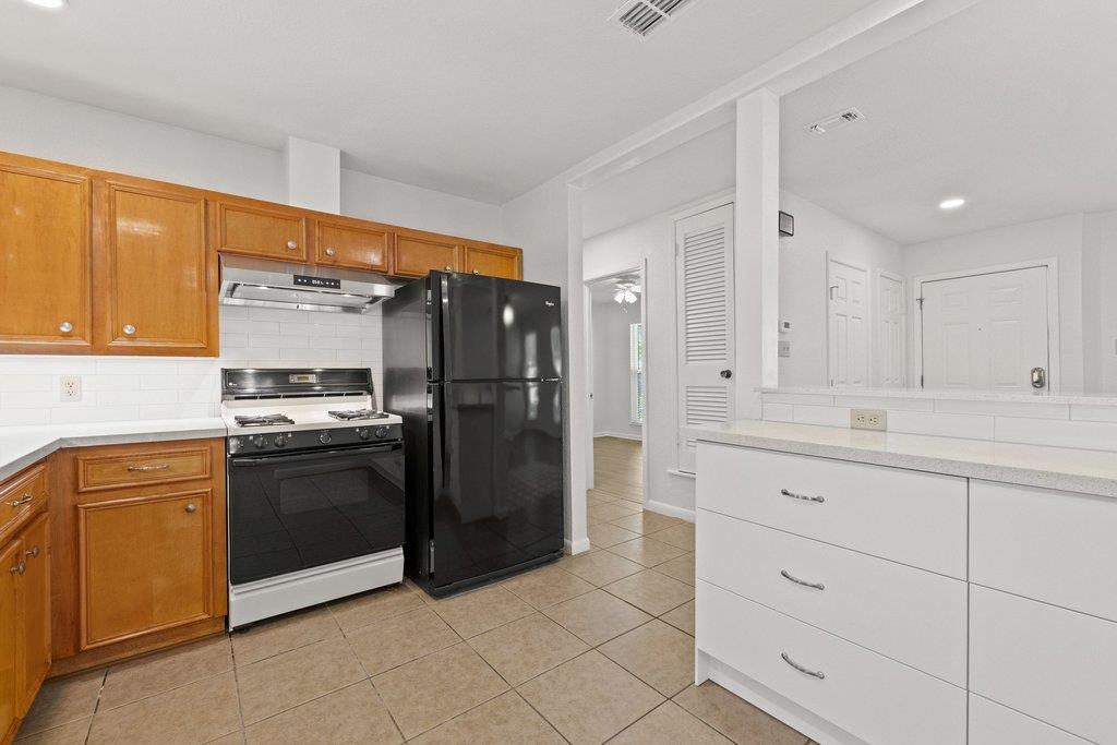 2409 Glen Springs Way Property Photo 16