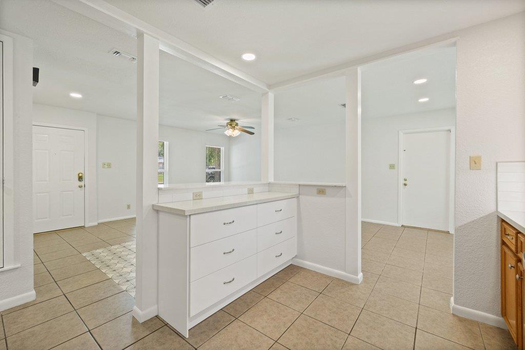 2409 Glen Springs Way Property Photo 17