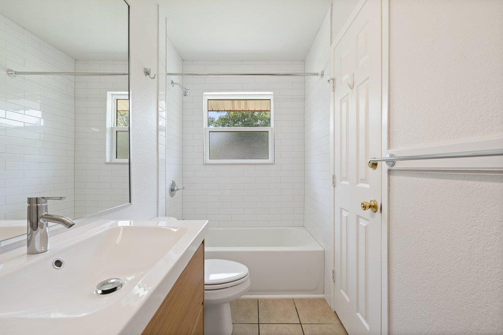 2409 Glen Springs Way Property Photo 23