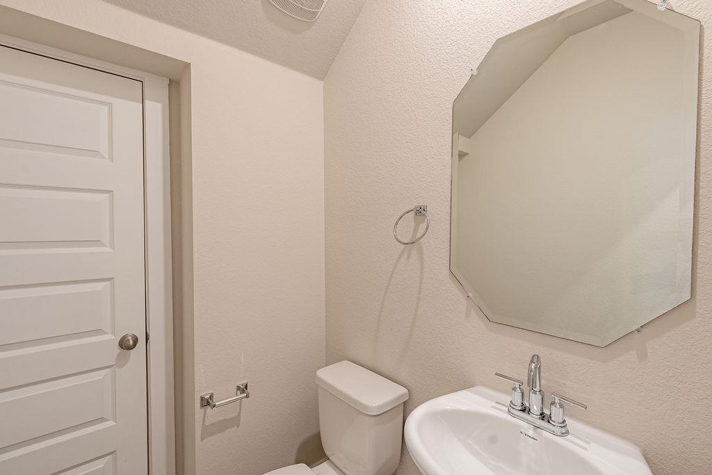 7400 Travertine Spring Dr Property Photo 8
