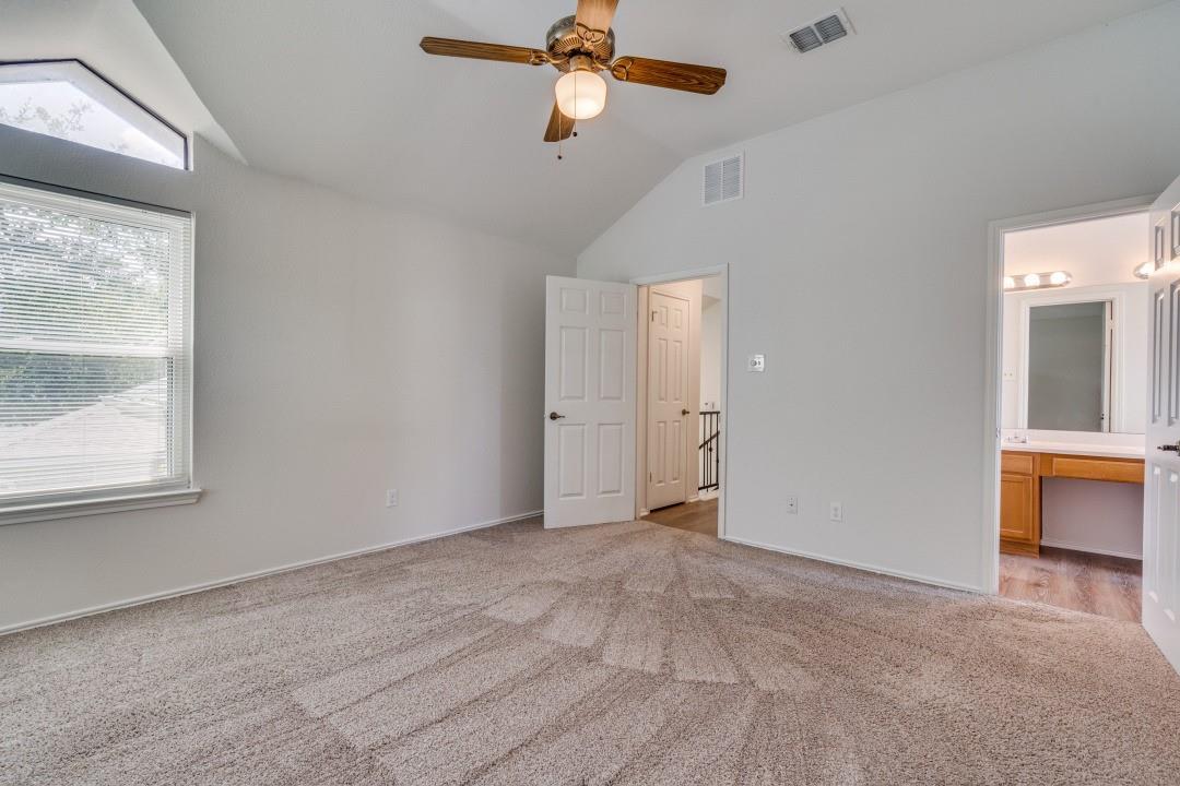 15902 De Peer Ave Property Photo 6