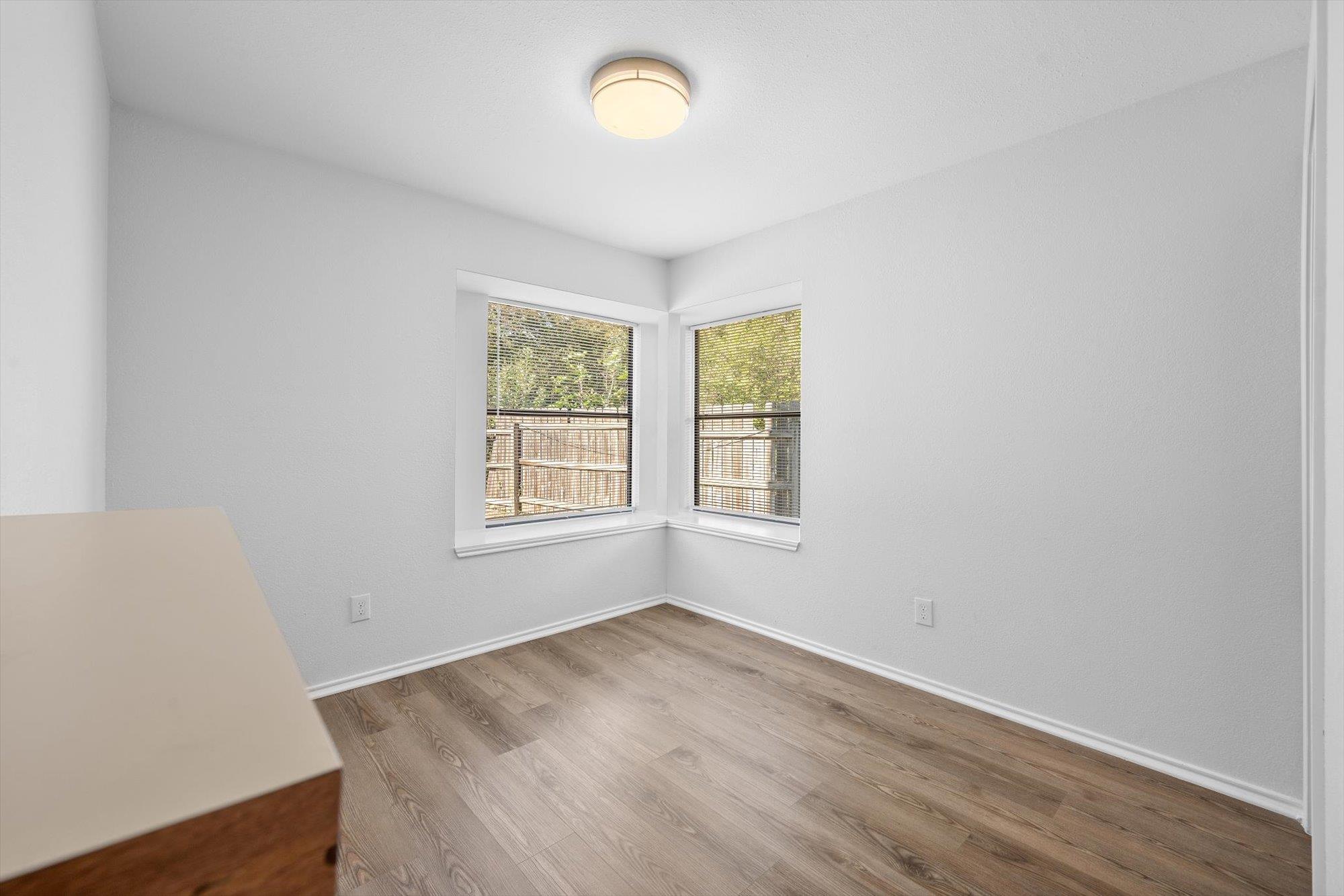 15902 De Peer Ave Property Photo 6