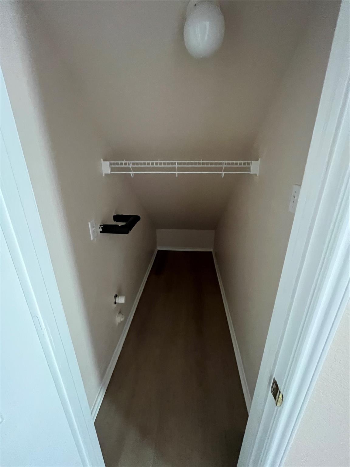 513 Crater Lake Dr Property Photo 18