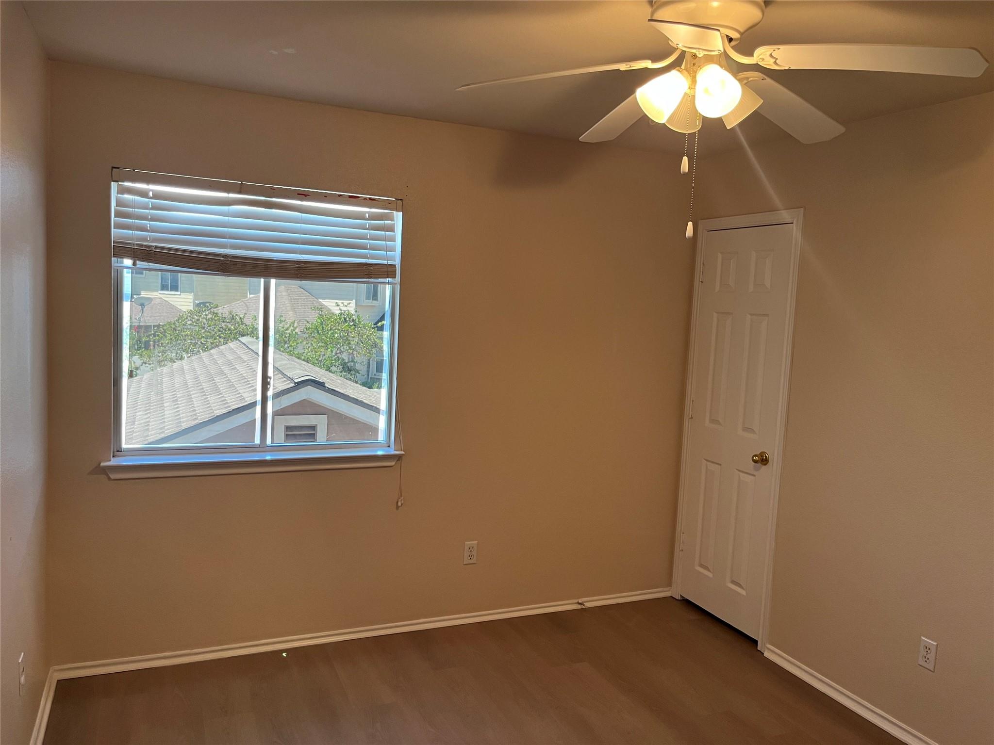 513 Crater Lake Dr Property Photo 21