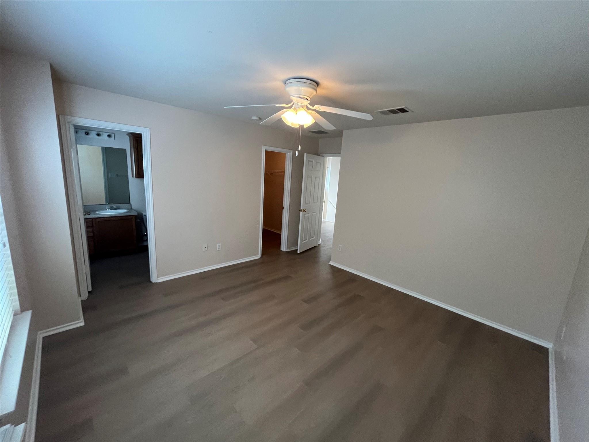 513 Crater Lake Dr Property Photo 26