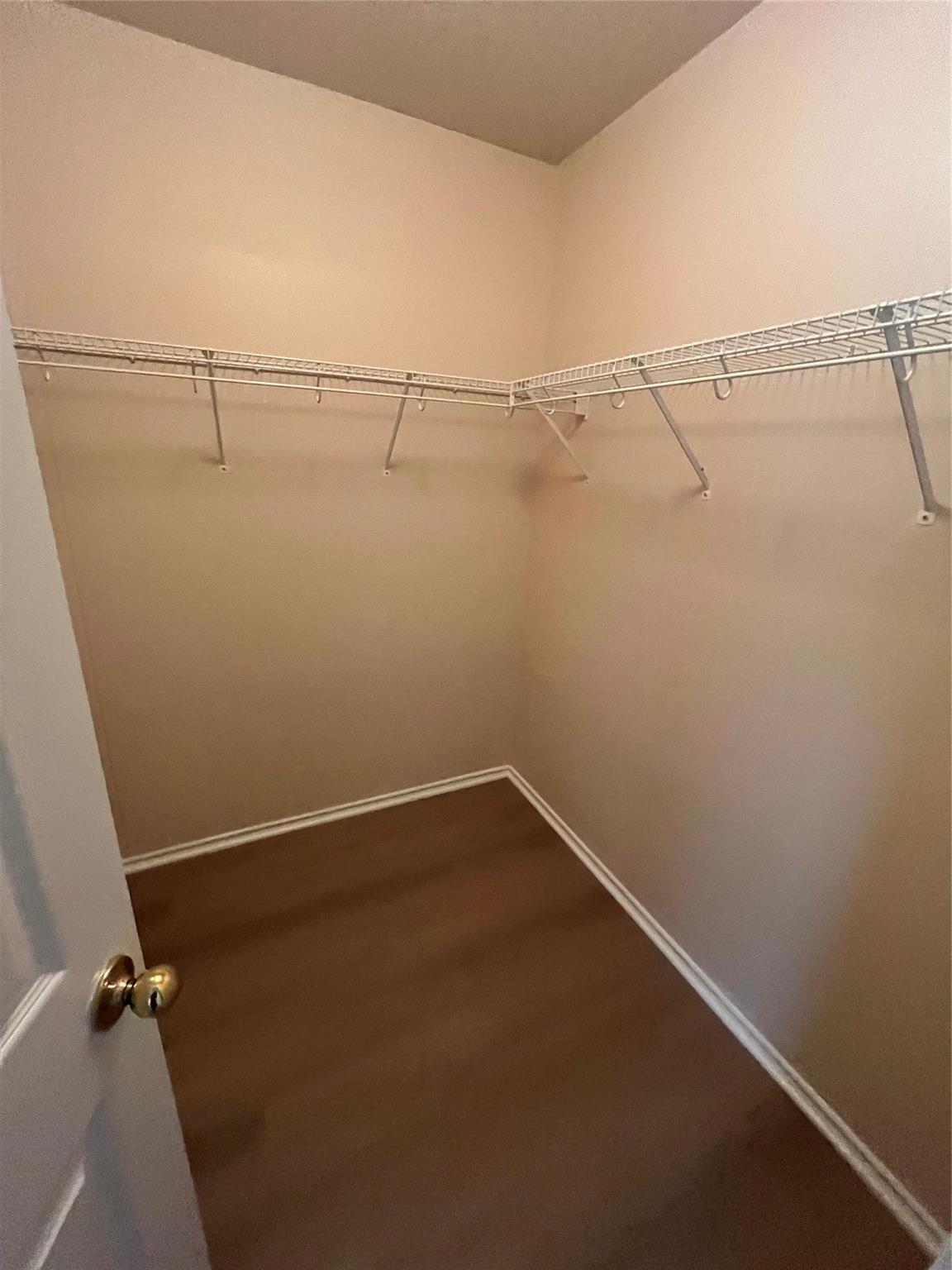 513 Crater Lake Dr Property Photo 30