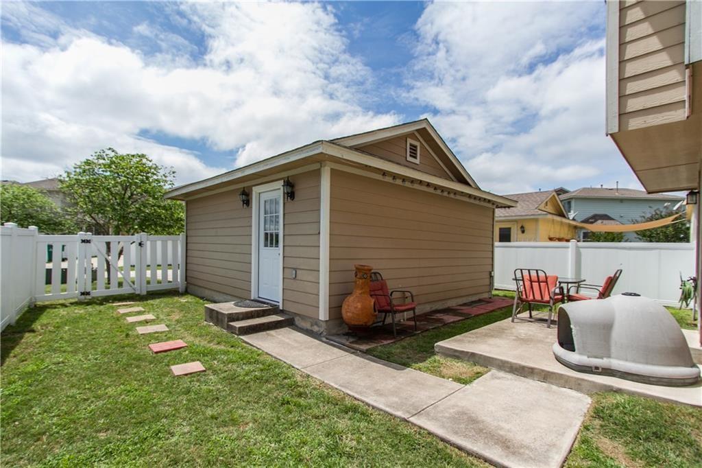 513 Crater Lake Dr Property Photo 33