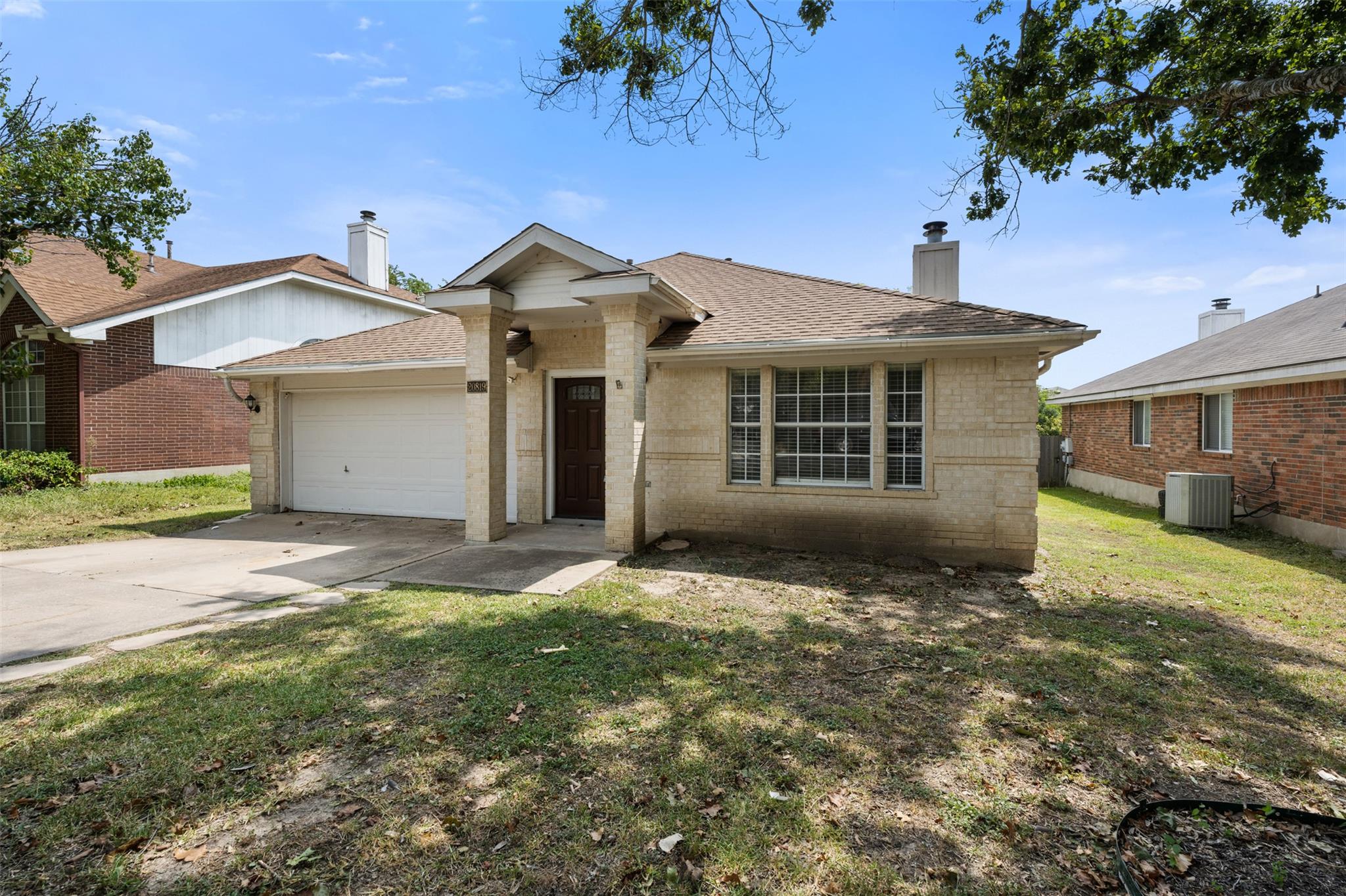20819 Trotters Ln Property Photo 3