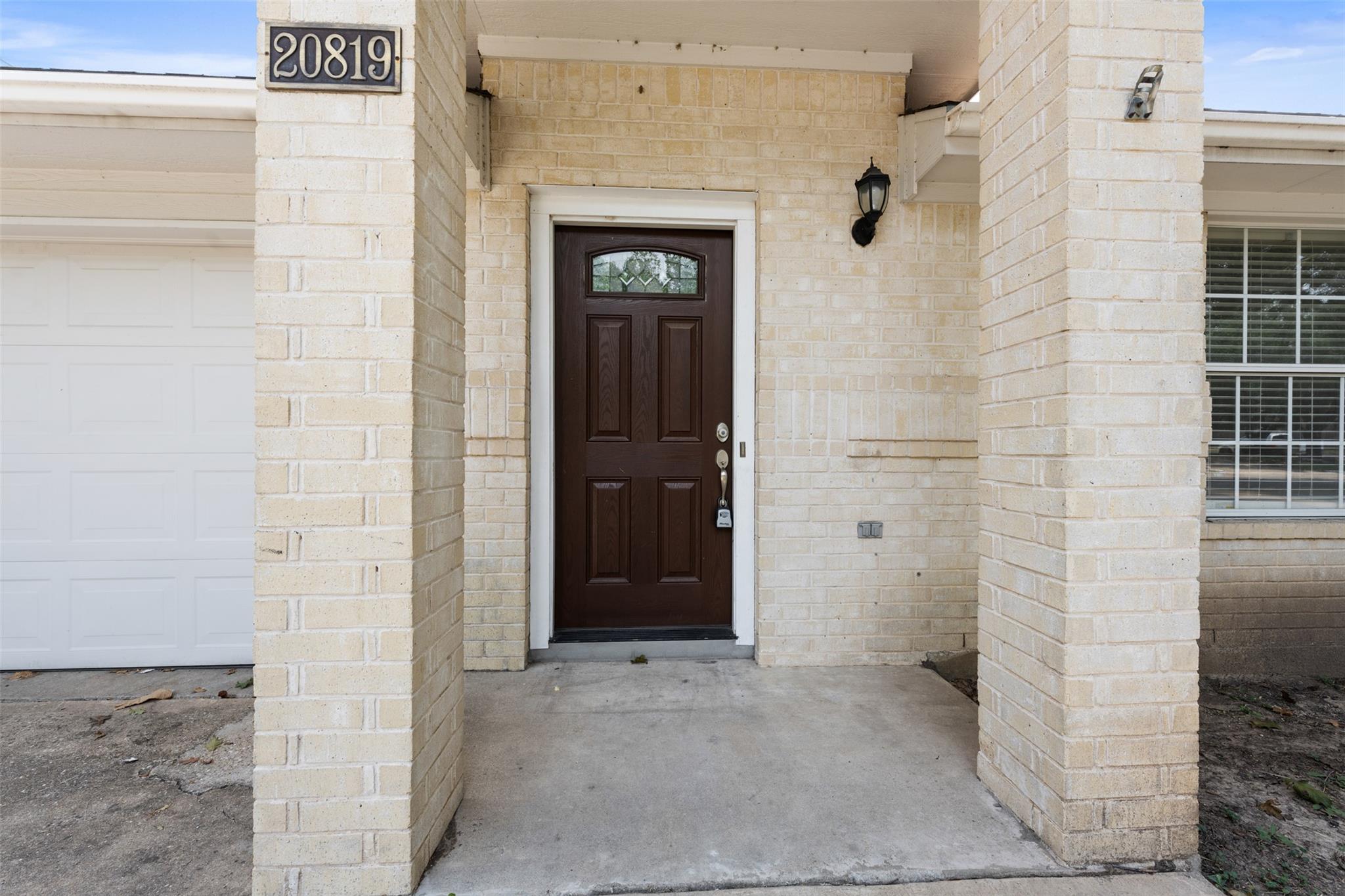 20819 Trotters Ln Property Photo 4