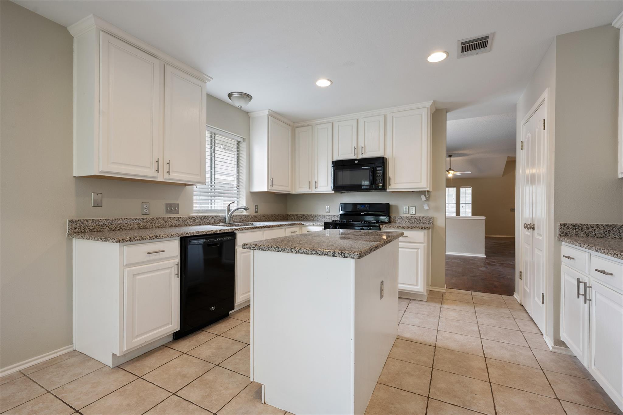 20819 Trotters Ln Property Photo 11
