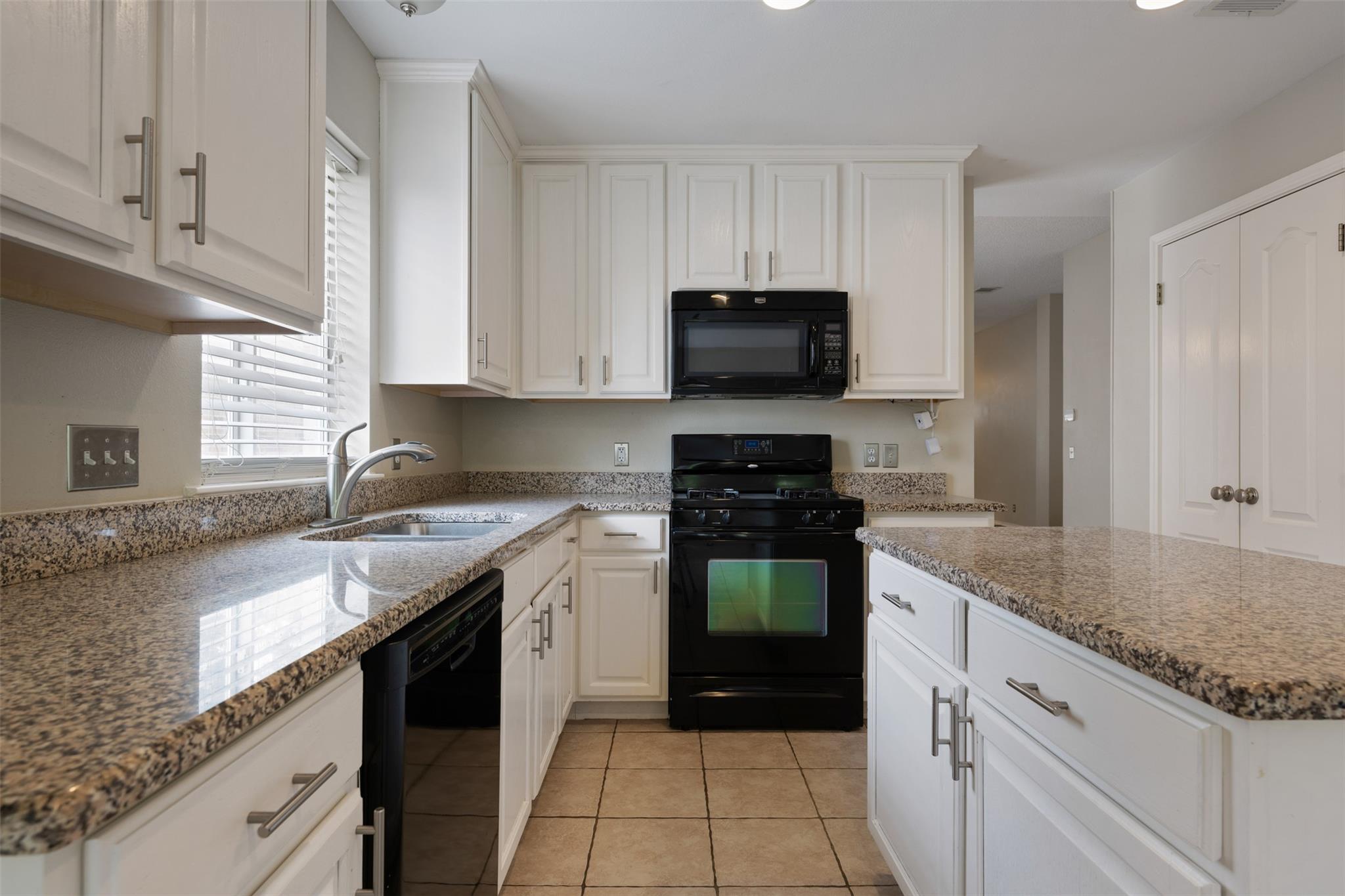 20819 Trotters Ln Property Photo 12