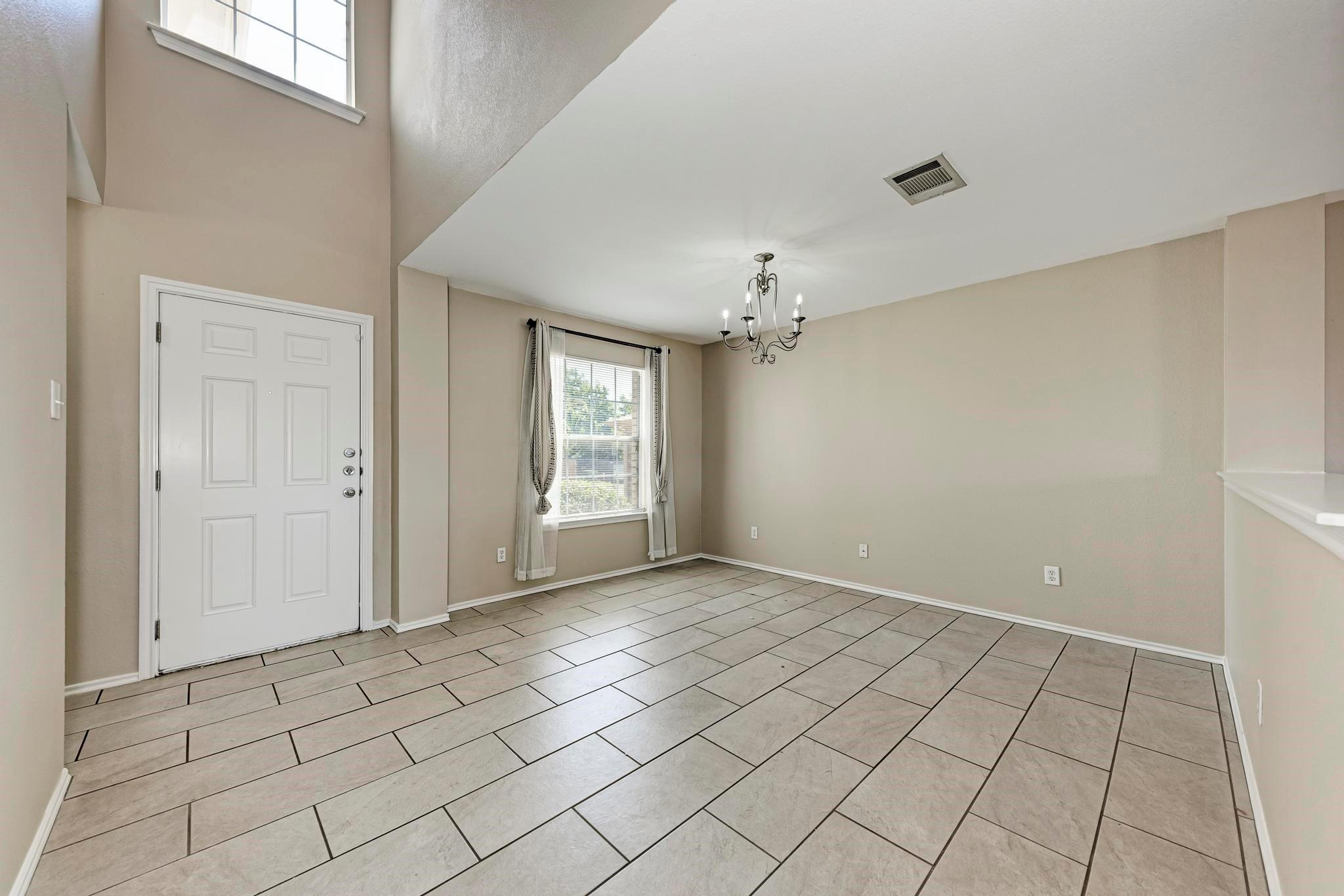 289 Drystone Trl Property Photo 8